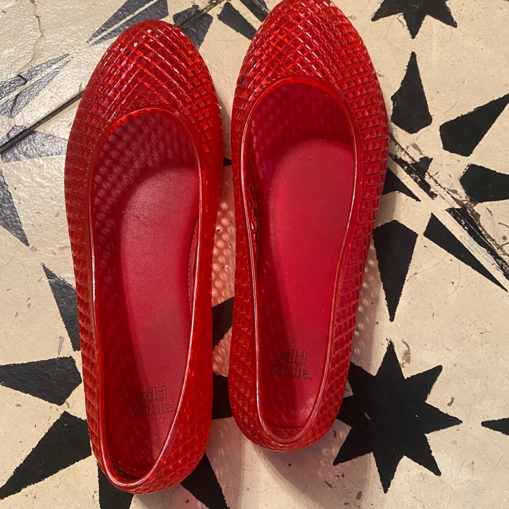 Wild Fang jelly Flats